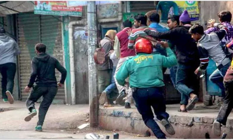 গাইবান্ধায় পুলিশের লাঠিপেটায় যুবদলের নেতা কর্মী আহত