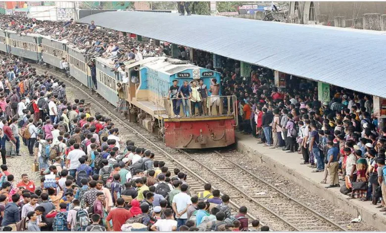 ঈদ যাত্রায় সহজ ডটকমকে কাজ দেওয়ায় রেলের পুরো টিকিটিং ব্যবস্থায় ধস