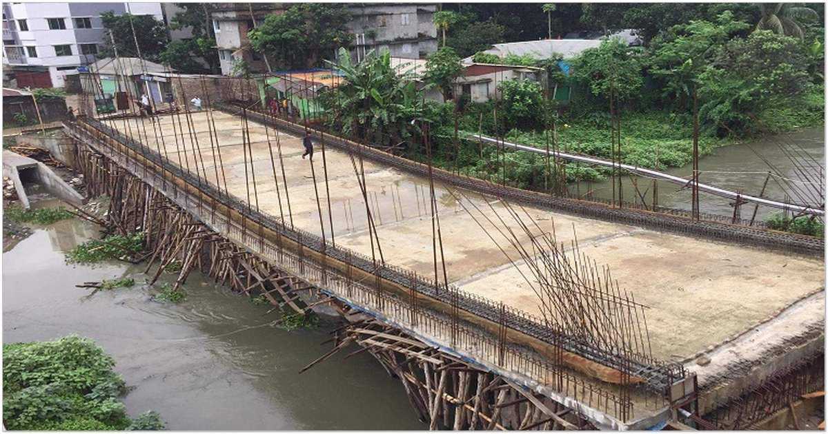 কাজ শেষ হওয়ার আগেই সাড়ে তিন কোটি টাকা ব্যয়ে নির্মাণাধীন সেতু দেবে গেলো