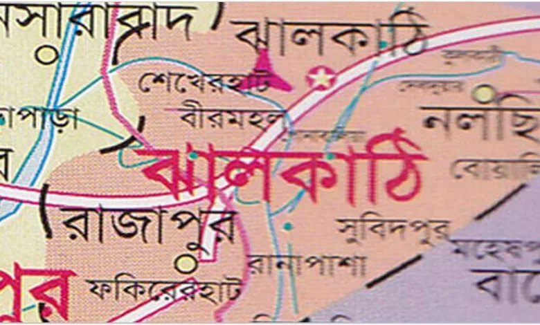 ঝালকাঠিতে বকেয়া টাকা চাওয়ায় এক দোকানিকে কুপিয়ে জখম