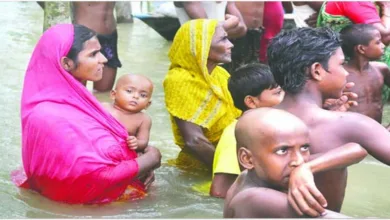 ত্রাণের আশায় শত মানুষের অপেক্ষা