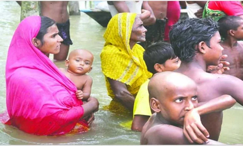 ত্রাণের আশায় শত মানুষের অপেক্ষা