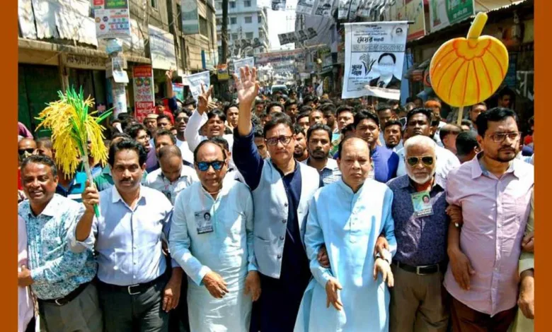 অর্থনীতিকে ধ্বংস করে তারা এখন জনগণের সঙ্গে রসিকতা করছে