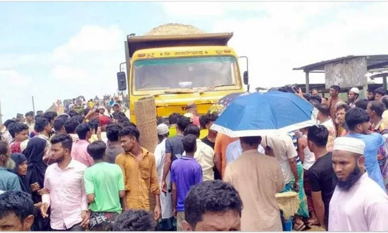 নেত্রকোনায় ট্রাকচাপায় মোটরসাইকেল আরোহী দুই যুবক নিহত