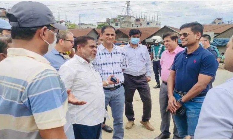 বিআরটি কাজের নিরাপত্তা বিষয়টি পরিদর্শন করেছেন সেতু বিভাগের সচিব