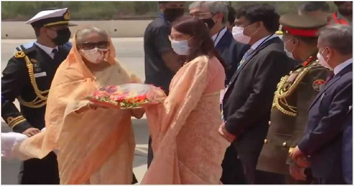 প্রধানমন্ত্রী শেখ হাসিনা চার দিনের রাষ্ট্রীয় সফরে নয়াদিল্লি পৌঁছেছেন