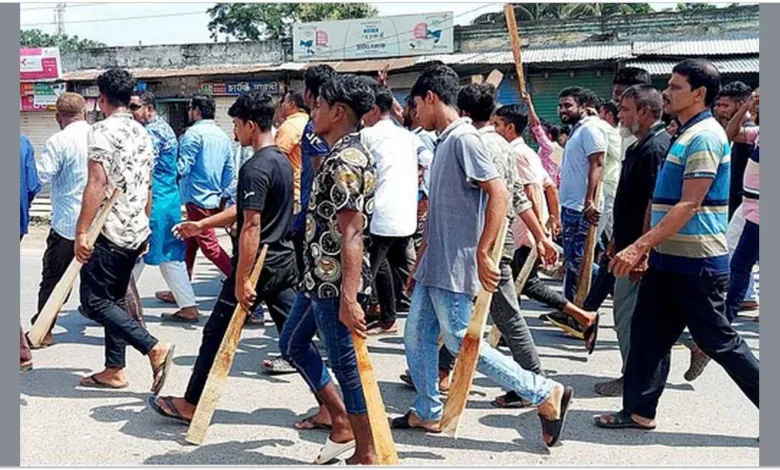 কিশোরগঞ্জে বিএনপির কর্মসূচি বাতিল আওয়ামী লীগের বইঠা মিছিল