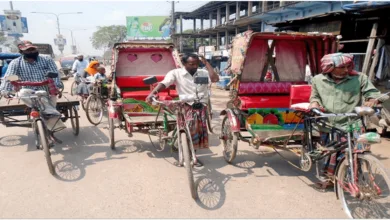 বর্তমান জীবনযাত্রায় তাল মেলাতে হিমশিম খাচ্ছেন নিম্ন আয়ের মানুষেরা