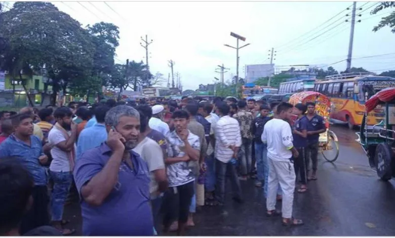 সাদাপোশাকধারী পুলিশের বিরুদ্ধে চালক ও সুপারভাইজারকে মারধরের অভিযোগ